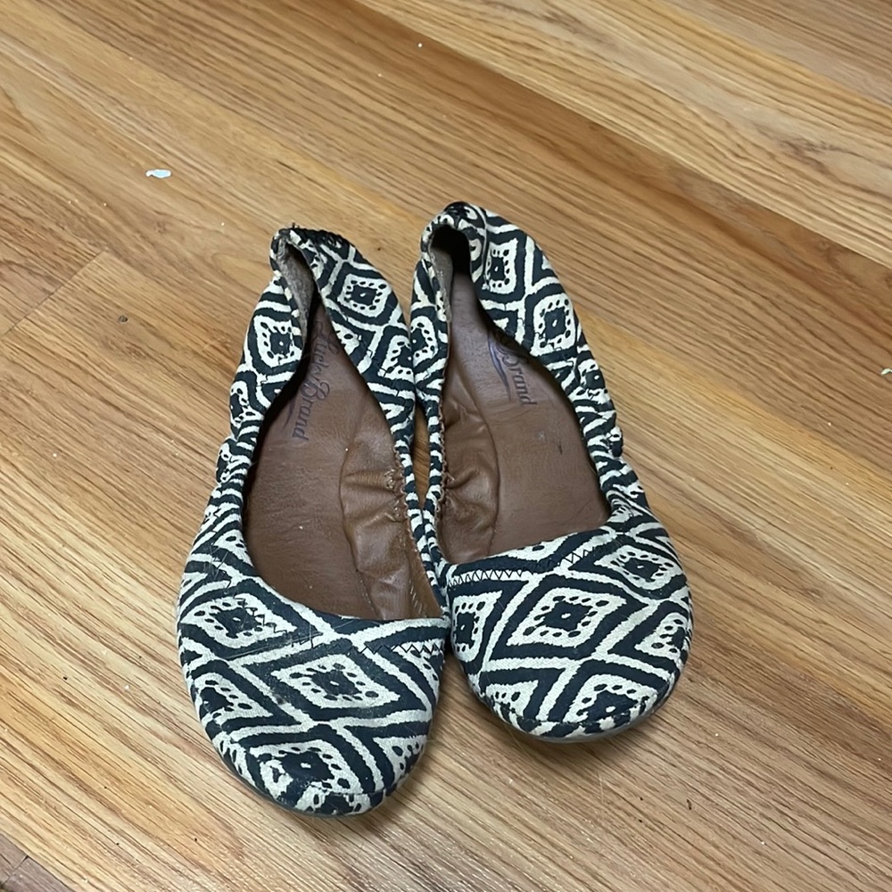 Geometric Design Flats